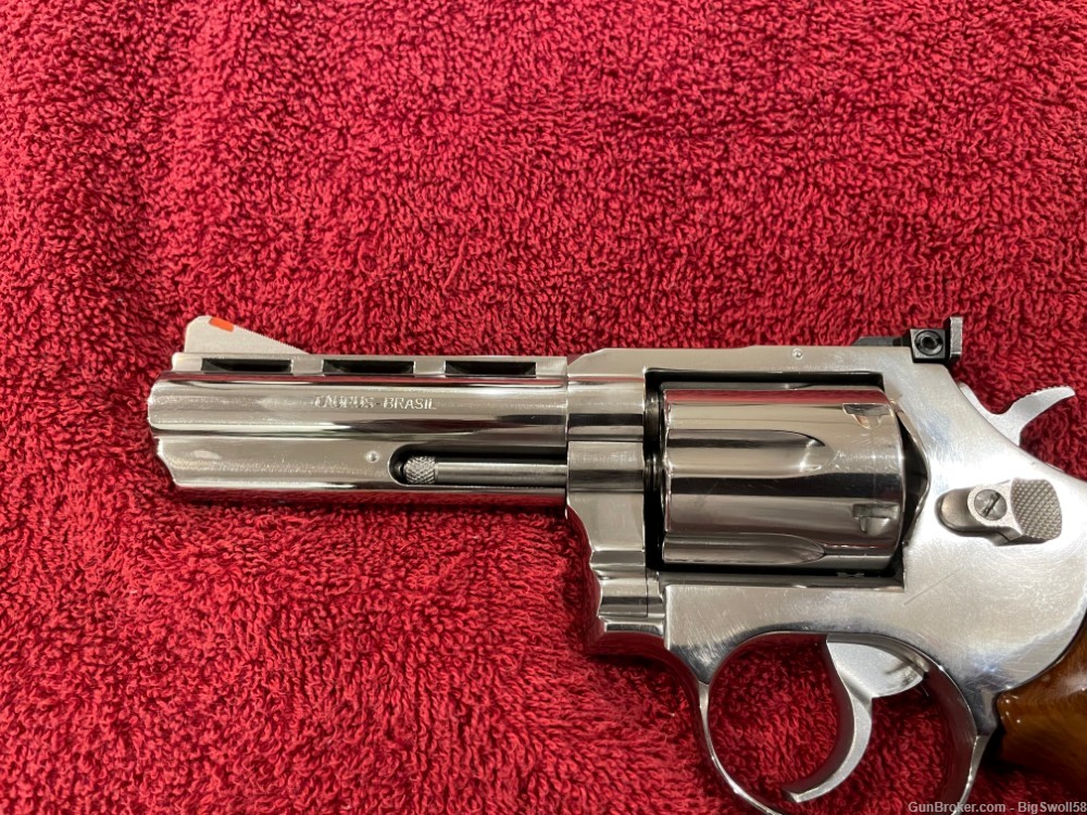 Taurus 689 VR; Polished Stainless; 4-Inch; 6-Shot .357 Magnum Revolver-img-6