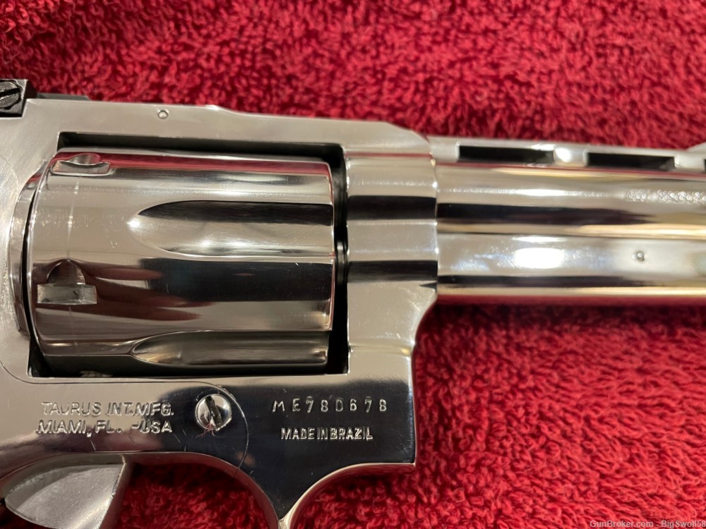 Taurus 689 VR; Polished Stainless; 4-Inch; 6-Shot .357 Magnum Revolver-img-19