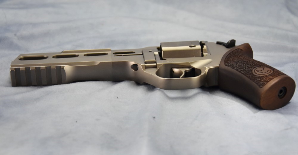 Chiappa Rhino 60DS .357 magnum .38sp  6" barrel Futuristic DA/SA Revolver-img-11