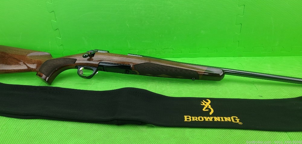 BROWNING X-BOLT * MEDALLION * 223 REM BORN 2012 GORGEOUS Bolt Action Rifle -img-16