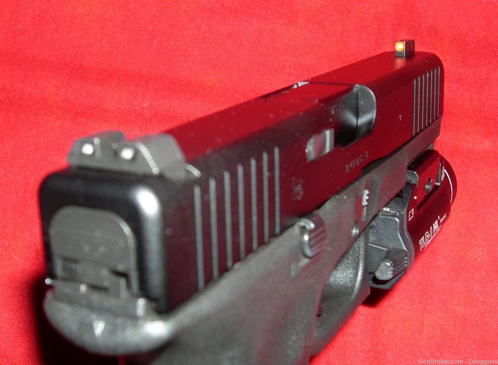 Glock 17 Gen 5 with Streamlight TLR-1 HL & Ameriglo Sights LNIB-img-3