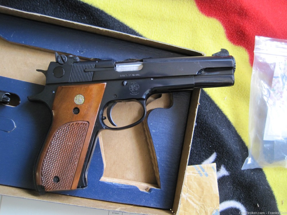 RARE BEAUTY  Smith & Wesson (S&W) Model 52-2 38 Special 5"  +2 MAGS-img-0
