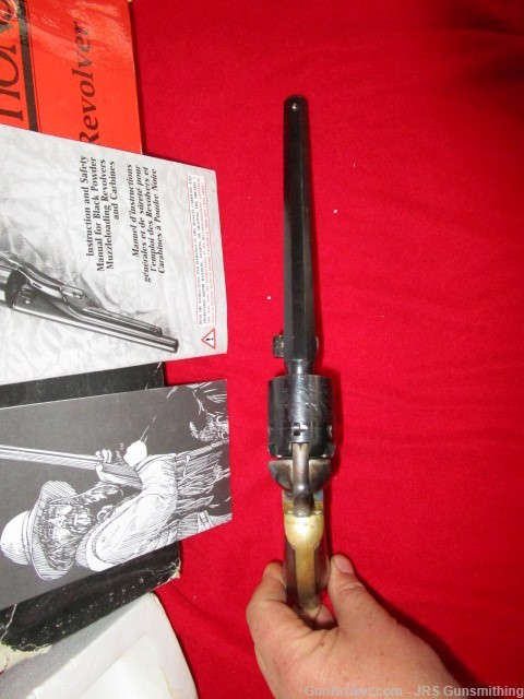 Black powder revolver made in Italy-img-3