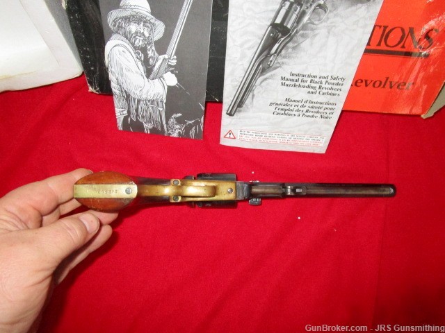 Black powder revolver made in Italy-img-6