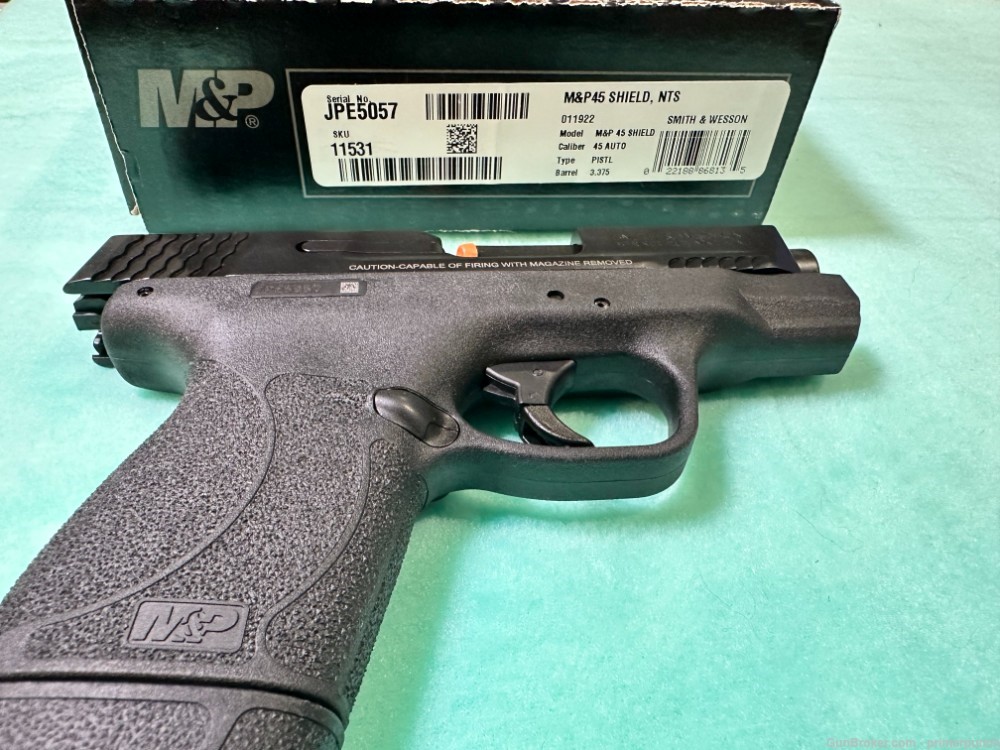 Smith & Wesson 11531 M&P Shield M2.0 45 ACP 6+1 No Thumb Safe-img-3