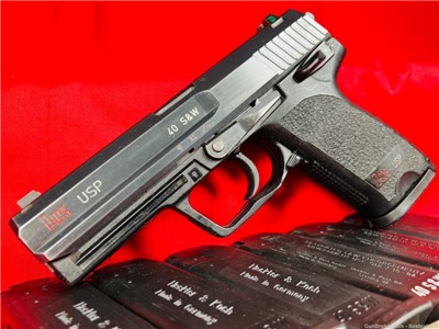 AWESOME Heckler & Koch HK USP .40 S&W 4" Semi-Automatic Pistol 8 Magazines 