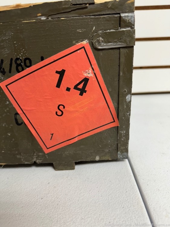 7.62x54r 800 RD UNOPENED CZECH SURPLUS WOODEN AMMO CRATE-img-2