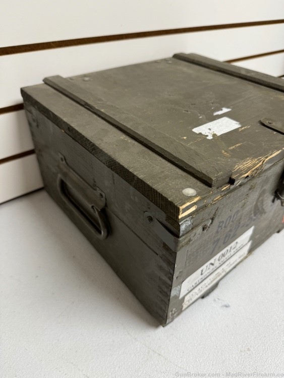7.62x54r 800 RD UNOPENED CZECH SURPLUS WOODEN AMMO CRATE-img-4