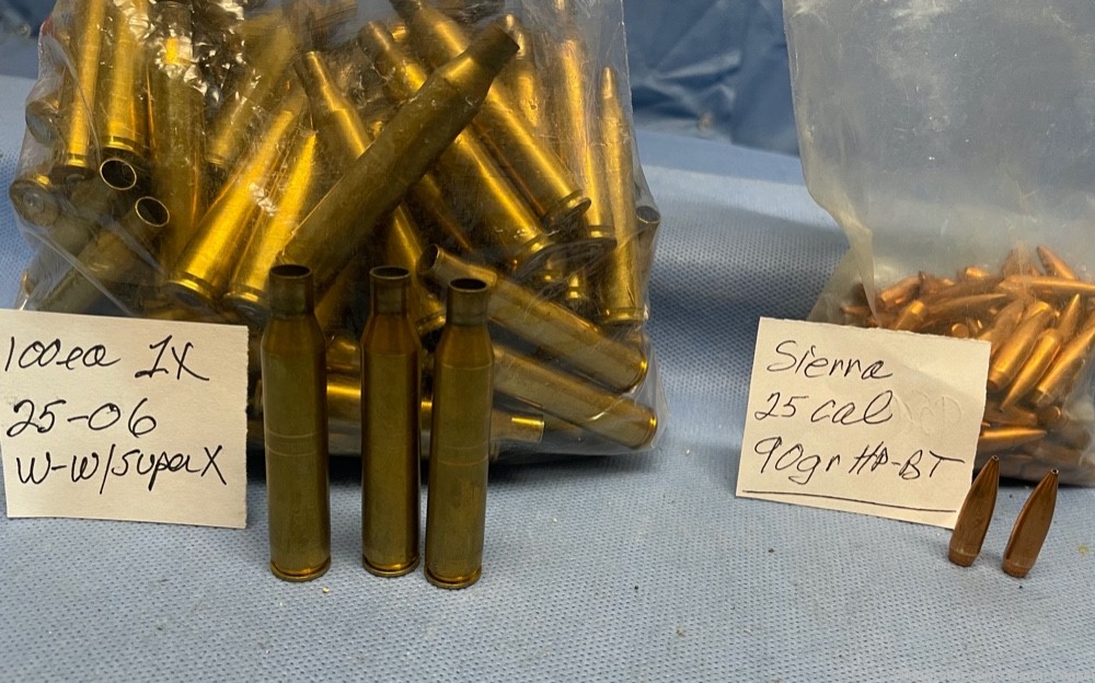 Large Lot of W-W (Winchester) Super-X 25-06 Brass Cases and Sierra Bullets-img-0