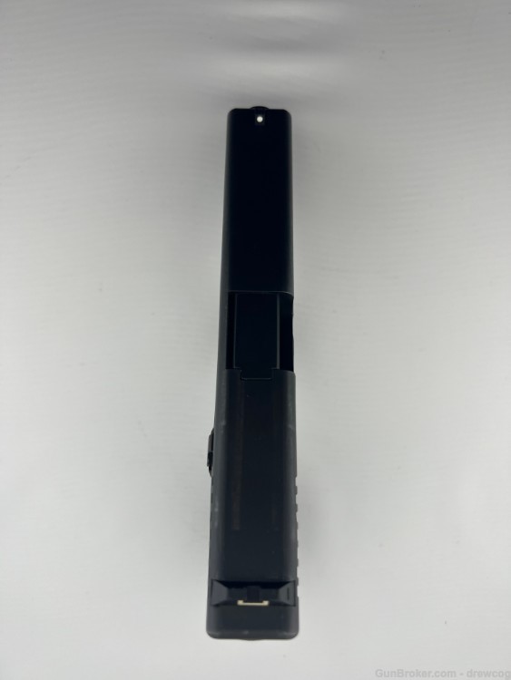 Gen 1 Glock 17 - Manual, Case, Mags, Original Black Parts-img-4
