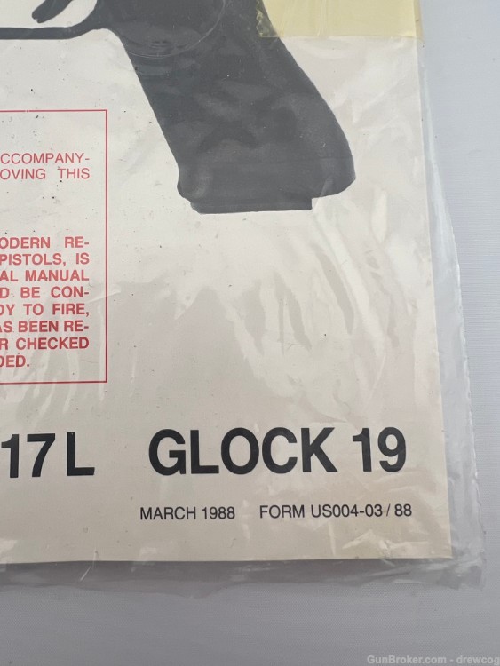 Gen 1 Glock 17 - Manual, Case, Mags, Original Black Parts-img-20