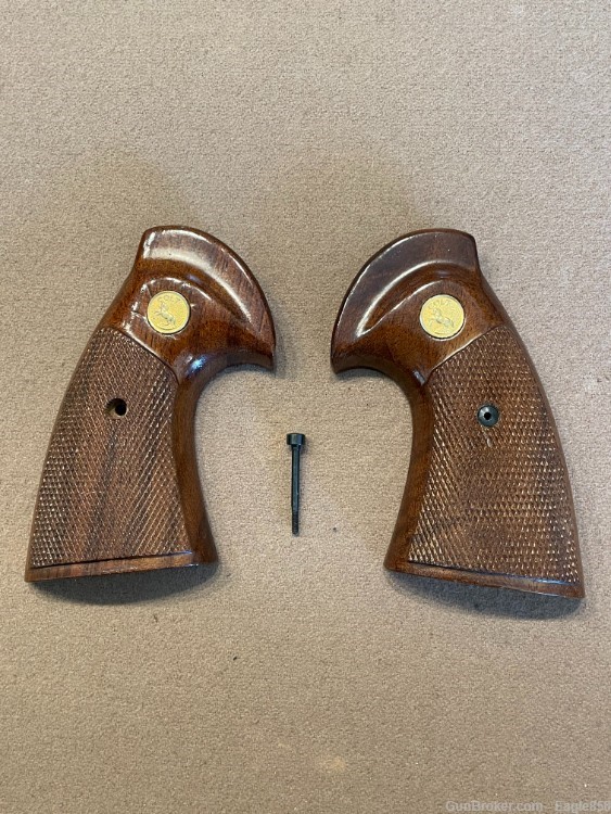 Nice pair of Factory Colt Python grips with Medalions and screw-img-0