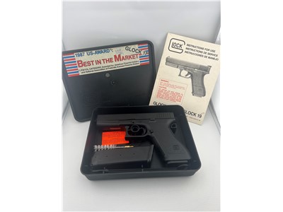 Gen 2 Glock 17 - Almost LNIB. Mags. Manual. Original Box.