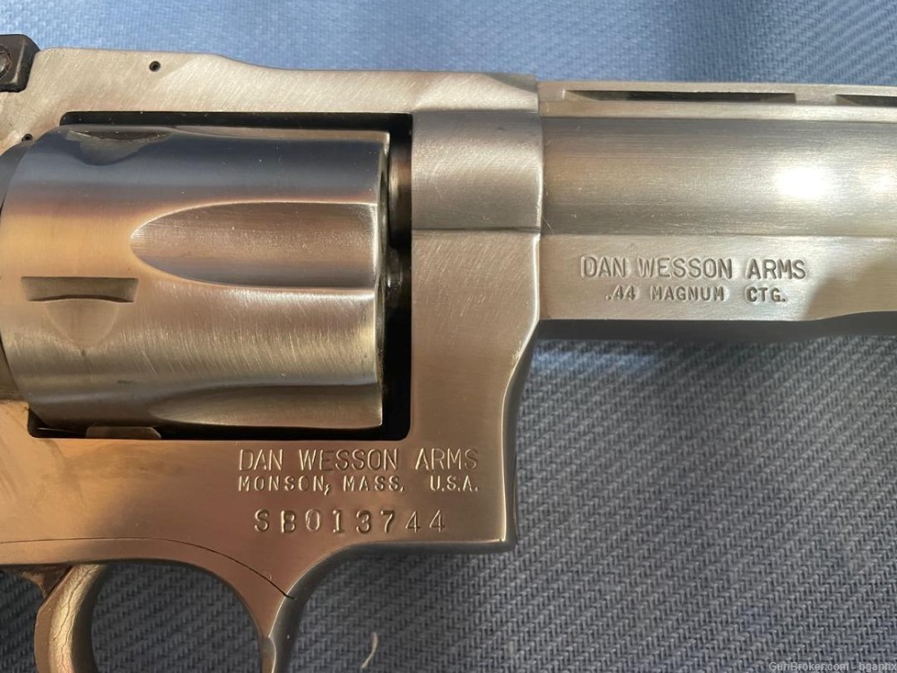 Dan Wesson Model 744 44 Mag Pistol Pack  (Pac)-img-3