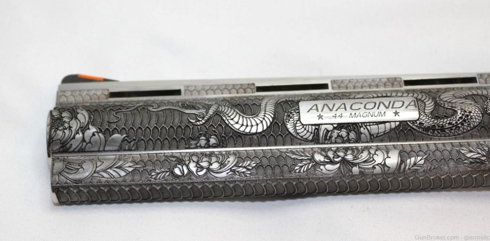 VERY BEAUTIFUL! Colt Anaconda 8" custom engraved with Colt Rosewood grips-img-1