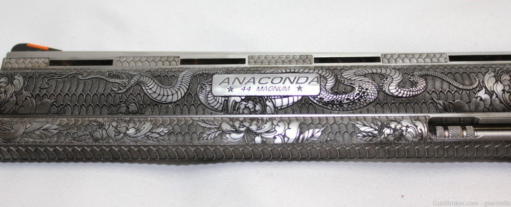 VERY BEAUTIFUL! Colt Anaconda 8" custom engraved with Colt Rosewood grips-img-2