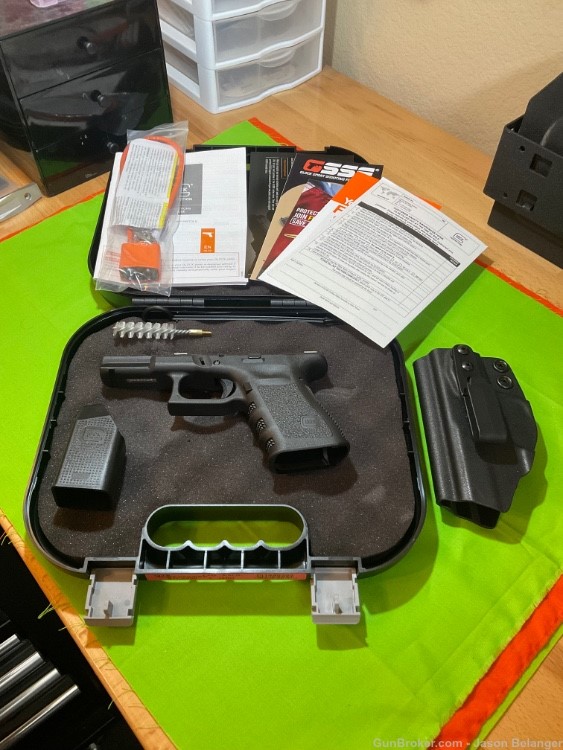 New Glock 19 Gen 3 Complete Frame with Free Holster-img-0