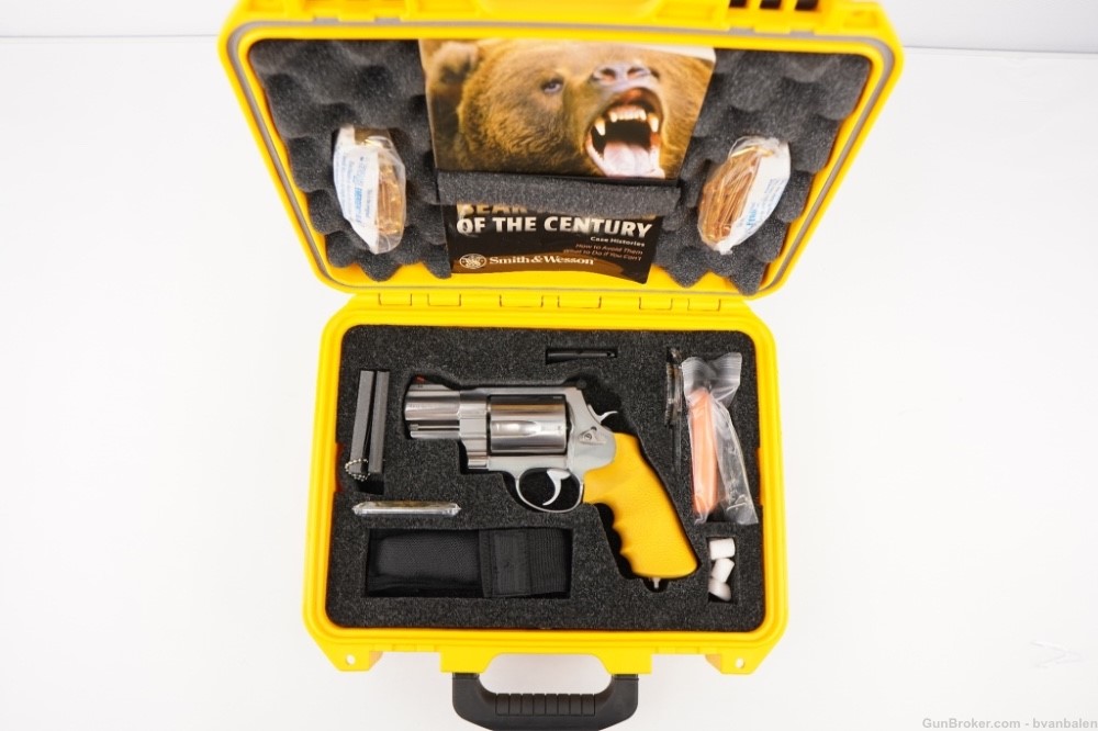 RARE limited Smith & Wesson 460 ES Bear Survival  Kit -img-0