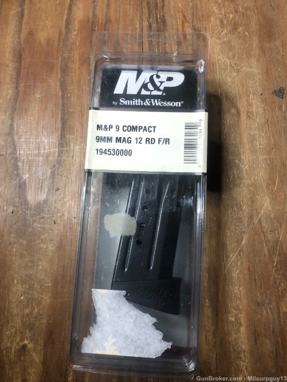 Smith and Wesson M&P 9 compact 12rd magazine with finger rest 9mm 194530000-img-0