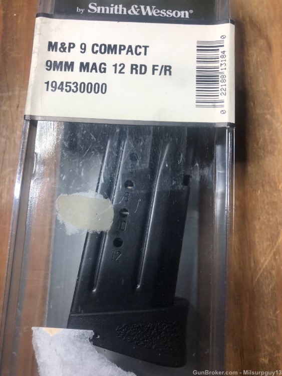 Smith and Wesson M&P 9 compact 12rd magazine with finger rest 9mm 194530000-img-2