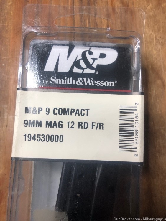 Smith and Wesson M&P 9 compact 12rd magazine with finger rest 9mm 194530000-img-1