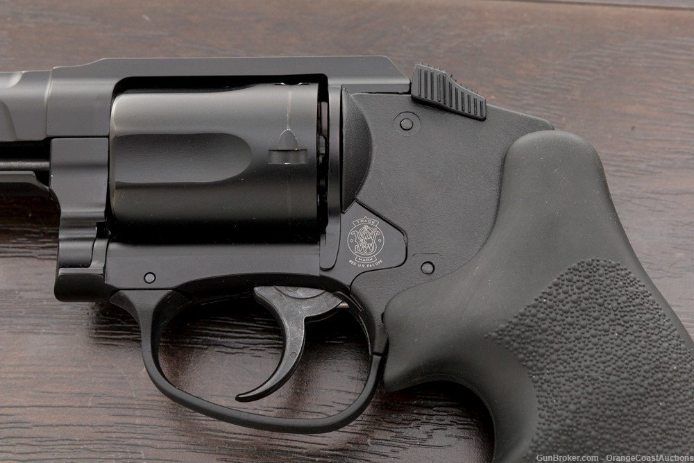 Smith & Wesson M&P Bodyguard 38 Revolver w/CT Laser .38 Spl. 1.9” 12056 PPT-img-2