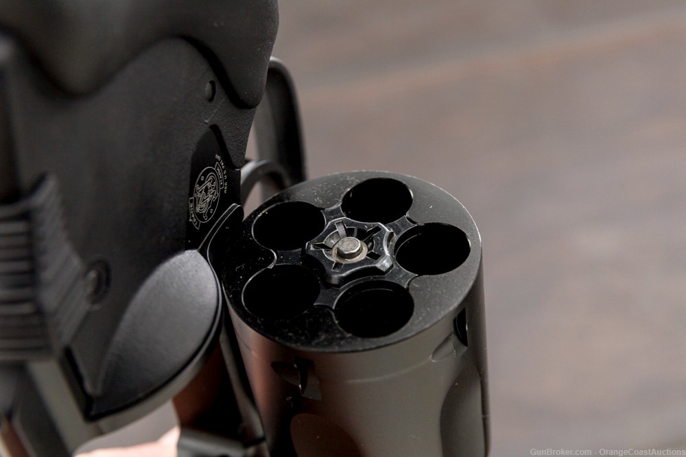Smith & Wesson M&P Bodyguard 38 Revolver w/CT Laser .38 Spl. 1.9” 12056 PPT-img-13