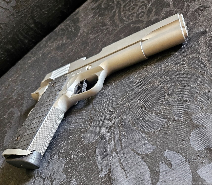 Dan Wesson Valor Stainless 45acp 5" 01824 SOLD BY CZ CUSTOM AS VALOR 2020-img-6