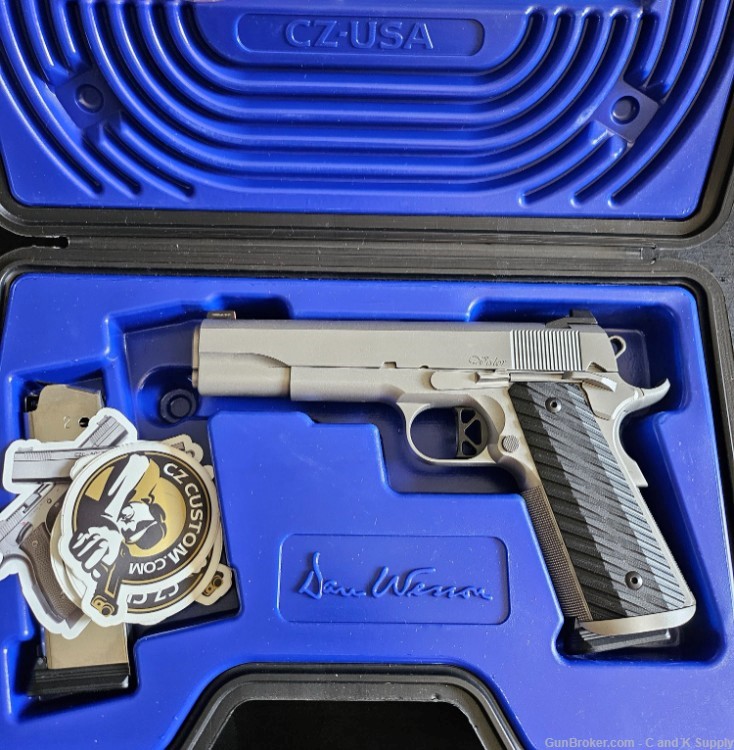 Dan Wesson Valor Stainless 45acp 5" 01824 SOLD BY CZ CUSTOM AS VALOR 2020-img-0