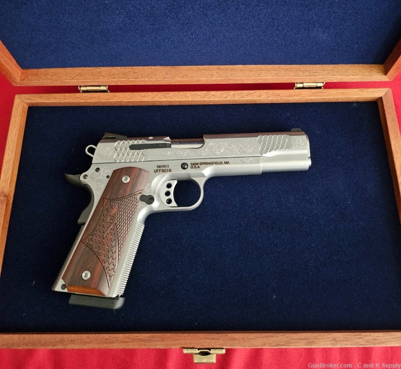 Smith & Wesson 10270 1911 E-Series .45 Engraved NIB with display case-img-8