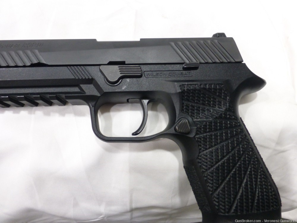 Sig P320 9mm Pistol Wilson Combat Grip Module 17 rd Holster EXCELLENT-img-5