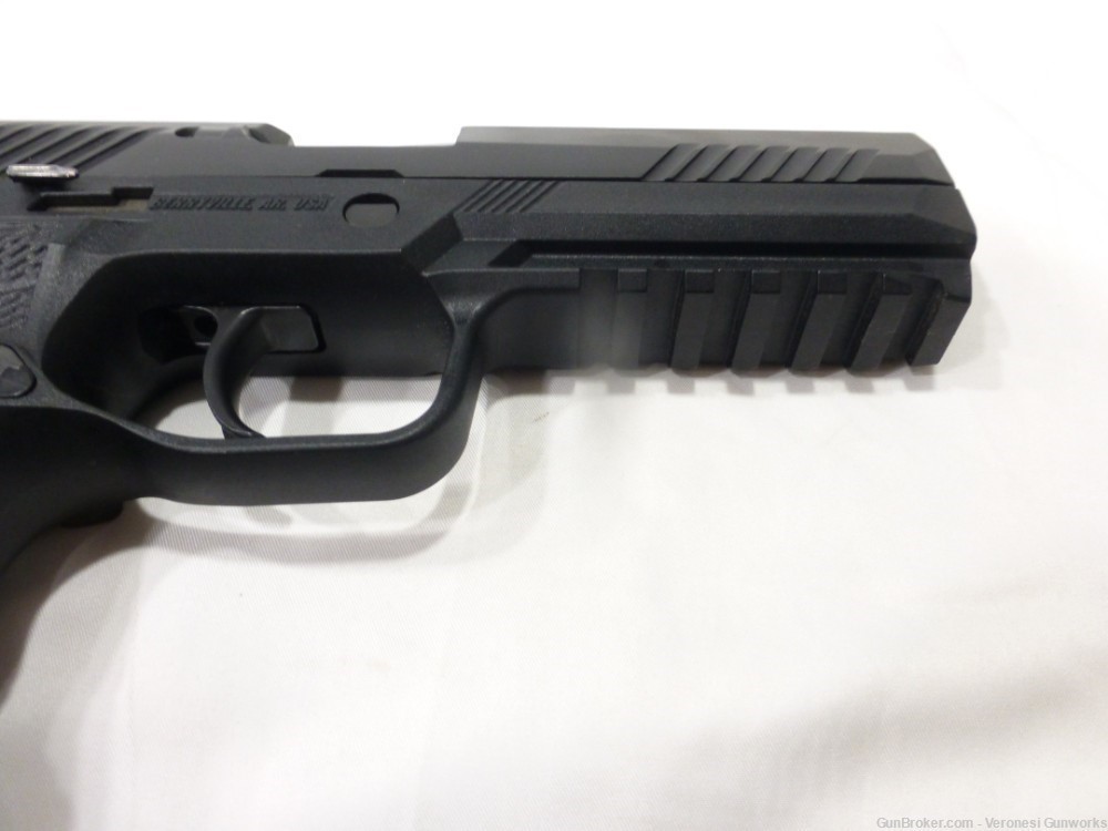 Sig P320 9mm Pistol Wilson Combat Grip Module 17 rd Holster EXCELLENT-img-1