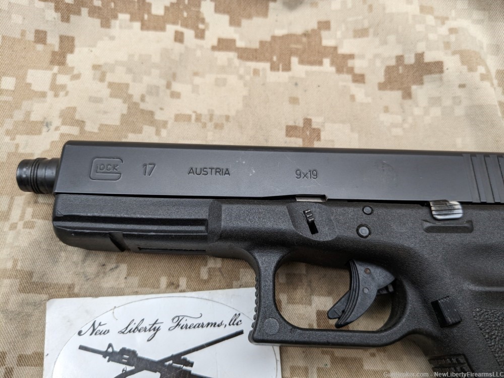 Glock 17 Gen 3 Pistol 9x19 G17 Austria USED Factory Threaded BBL 1-17rd Mag-img-3