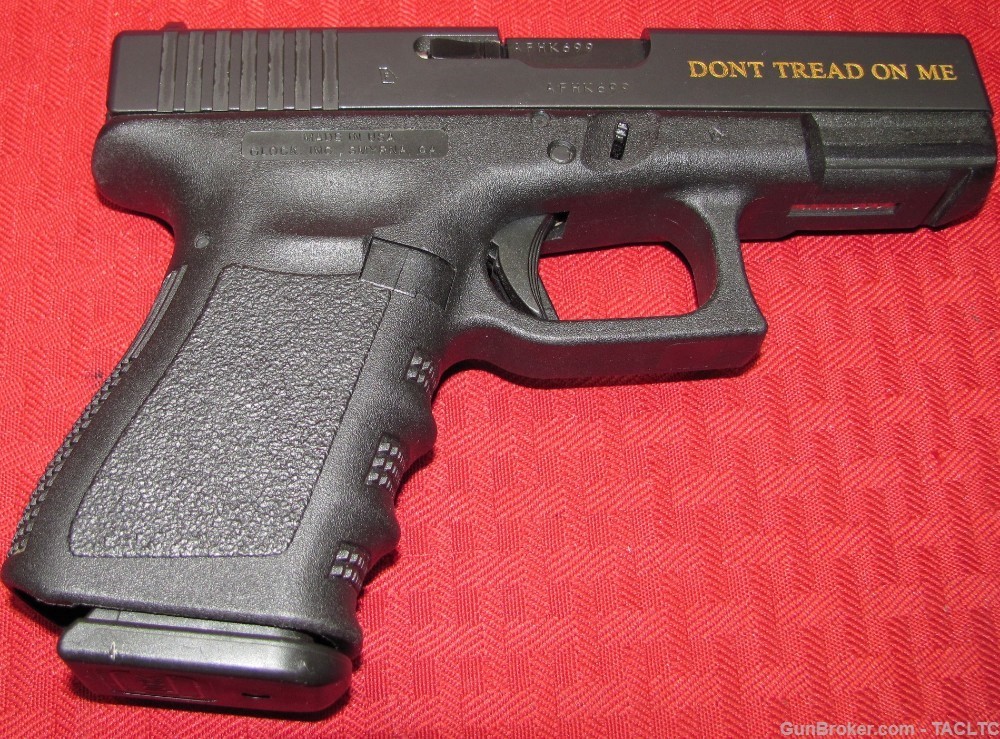 GLOCK 19 GEN3 "DON'T TREAD ON ME" ENGRAVED 2 MAGS-img-3
