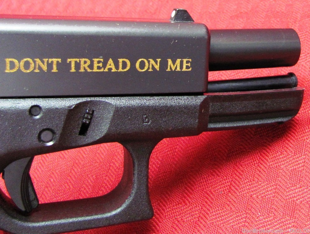 GLOCK 19 GEN3 "DON'T TREAD ON ME" ENGRAVED 2 MAGS-img-13