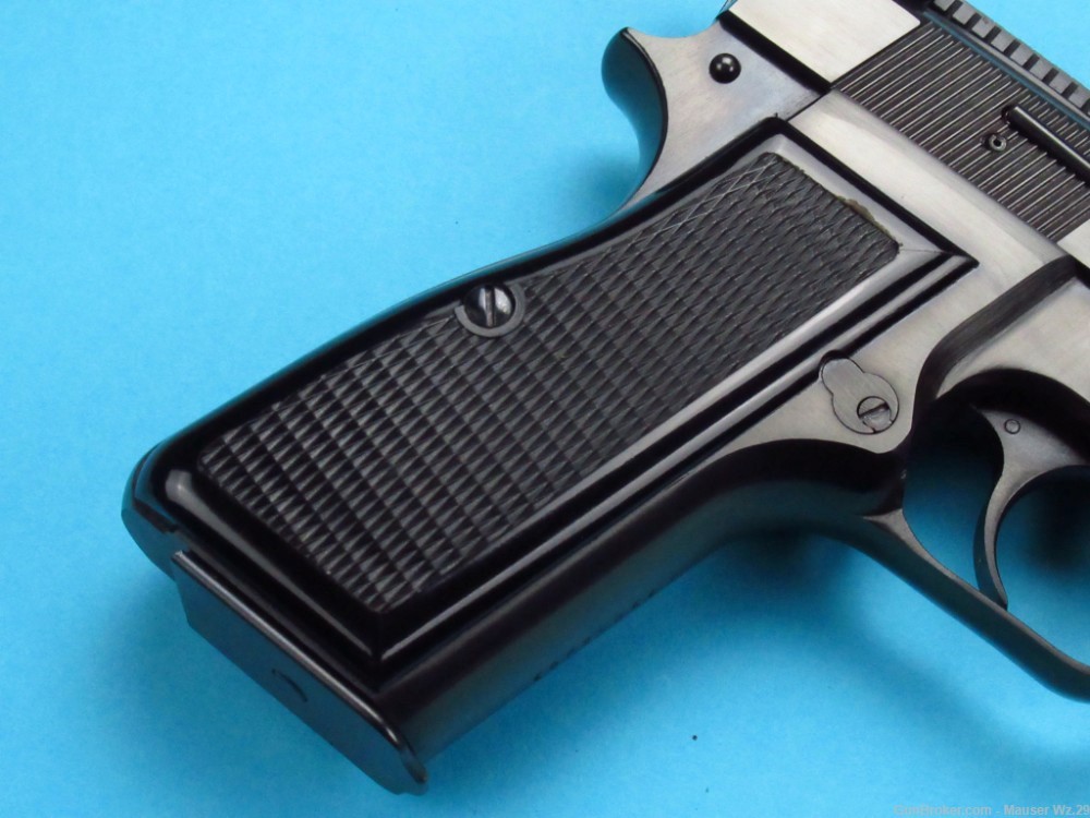 Rare 1973 Tangent slotted Browning Hi Power Belgian pistol 9mm Luger BHP-img-49