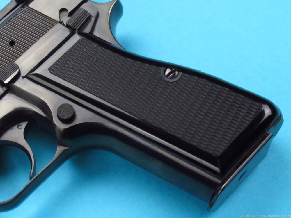 Rare 1973 Tangent slotted Browning Hi Power Belgian pistol 9mm Luger BHP-img-11