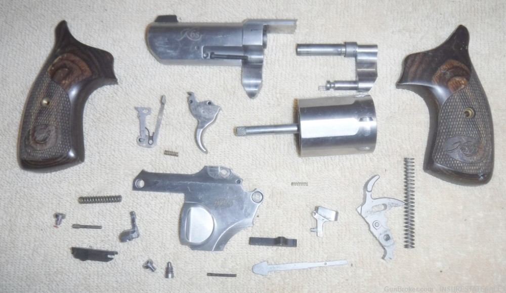 KIMBER K6S .357 REVOLVER PARTS SET.  STAINLESS AND EXC.!-img-0