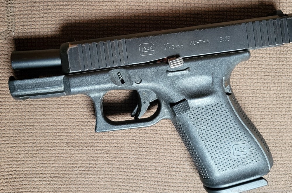 Glock 19 Gen 5, 15rd, Front Serrations - CONSIGNMENT!  -img-5