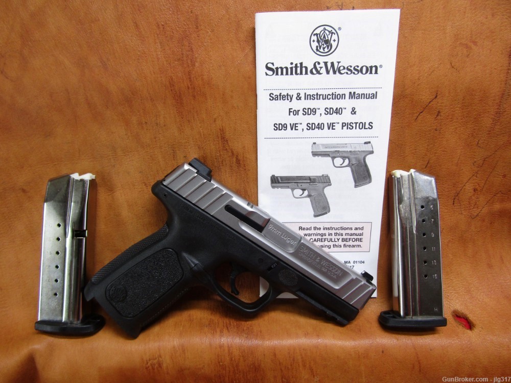 Smith & Wesson SD9 VE 9 mm Semi Auto Pistol 2x 16 RD Mags-img-0