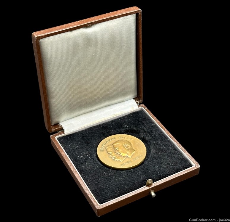 WW2 AH Hindenburg 1933 Friendship Medal w Case sa badge WWII 1933 NSDAP-img-9