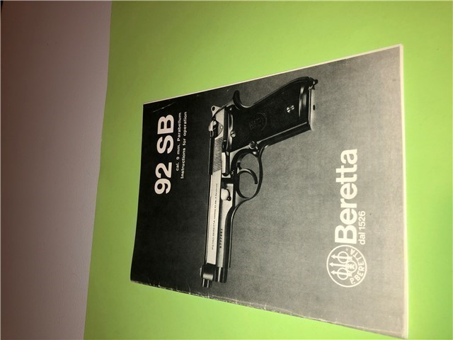BERETTA 92SB Pistol OWNERS MANUAL 01/84      (370)-img-0
