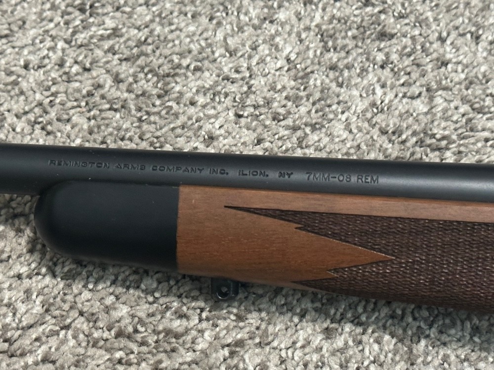 Remington 700 CDL Deluxe 7mm-08 rem 24” brl 2013 -img-10