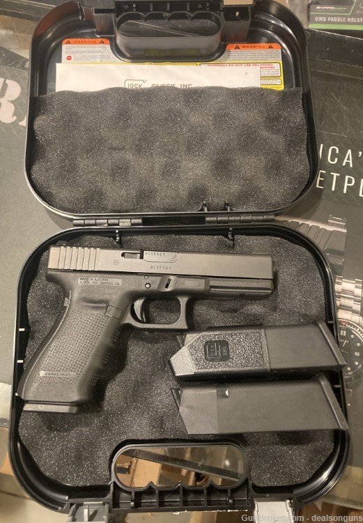 Glock 21 Gen 4 in 45acp excellent condition(no card fees added)-img-0