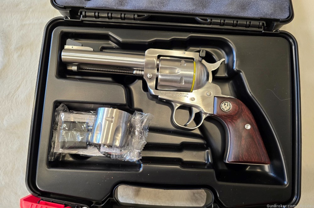  RUGER BLACKHAWK FLATTOP 357 MAGNUM/ 9MM Combo LIPSEY'S EXCLUSIVE-img-0