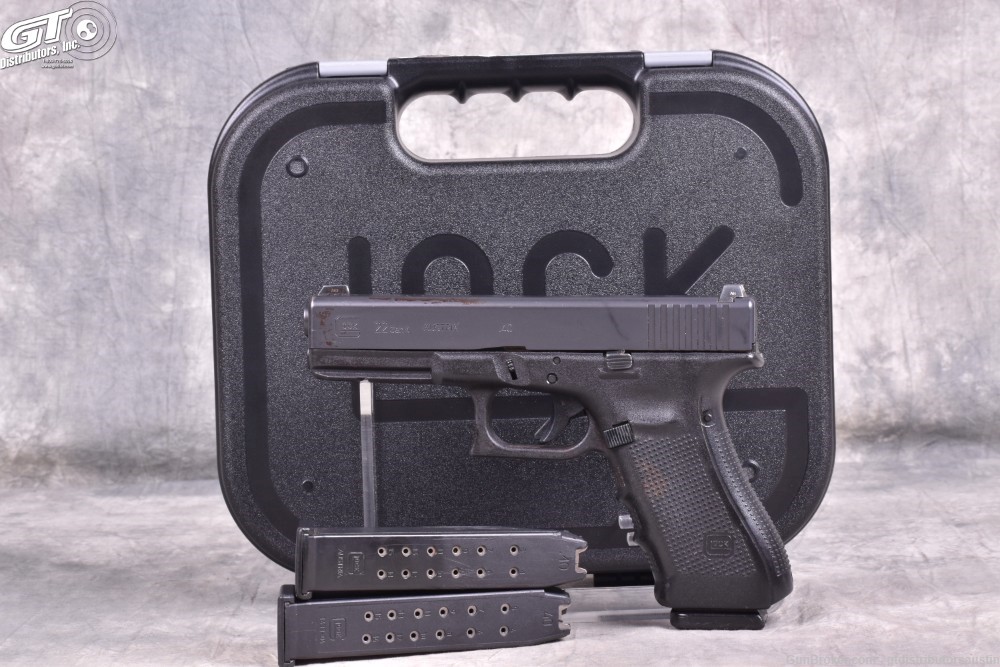 Glock Model 22 GEN 4 .40 S&W with three magazines and case-img-0