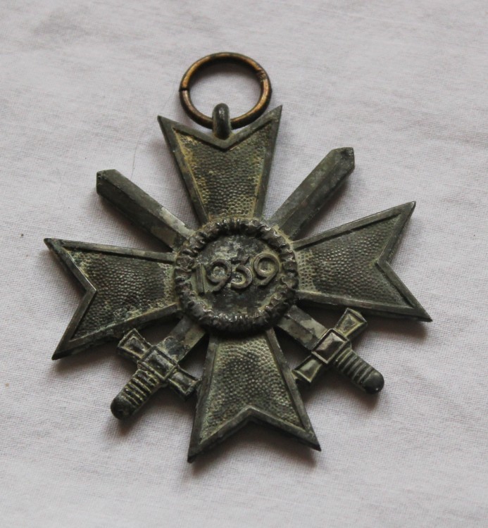 Original WWII German 2nd Class War Merit Cross Third Reich 1939 Medal WW2-img-1