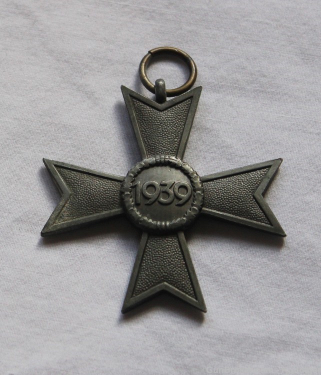 WWII German 1st Class War Merit Cross Third Reich 1939 Medal WW2-img-1