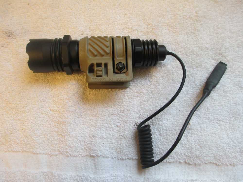 UTG Model 8917Z Tactical Flashlight-img-1