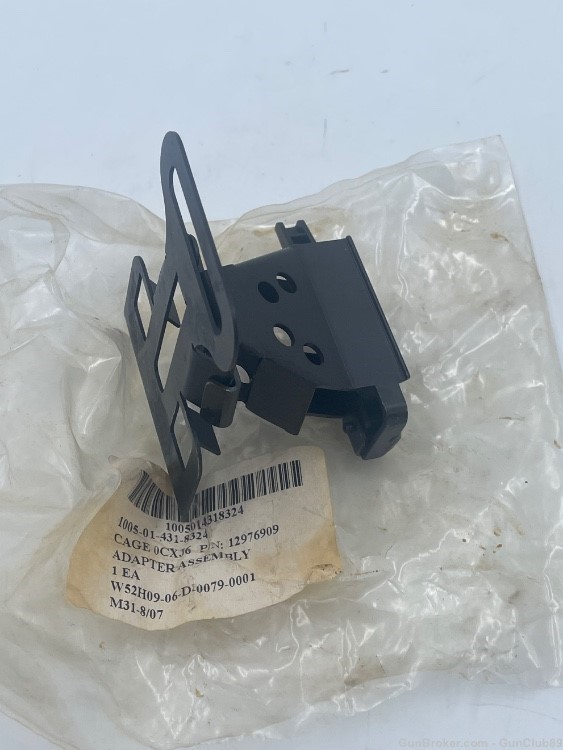 1X M240 Ammunition Adapter bracket NOS-img-0